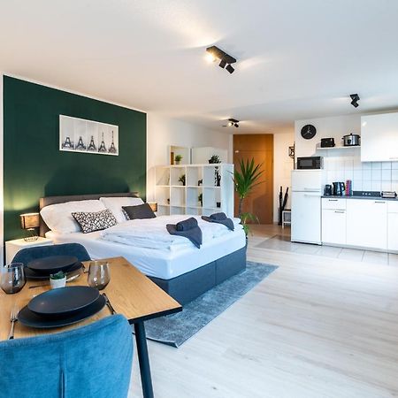 Mercedes I Stuttgart I Kitchen I Home Office I Parkplatz Böblingen Dış mekan fotoğraf